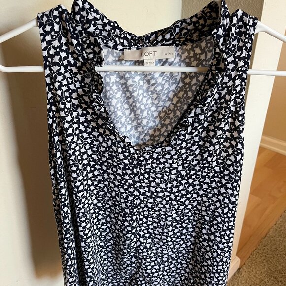 LOFT Navy and White Floral Mixed Media Tank Small Petite - Picture 1 of 3